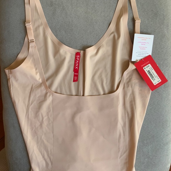 Spanx Trust Your thinstincts Mid Thigh Bodysuit MEDIUM Beige - Picture 4 of 14